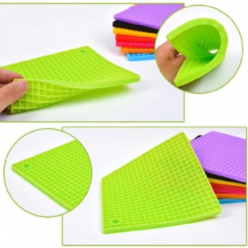  Silicone Hot Trivet Mats Heat Resistant Table Protector for Hot Pots and Pans Household Rubber Kitchen Accessories	